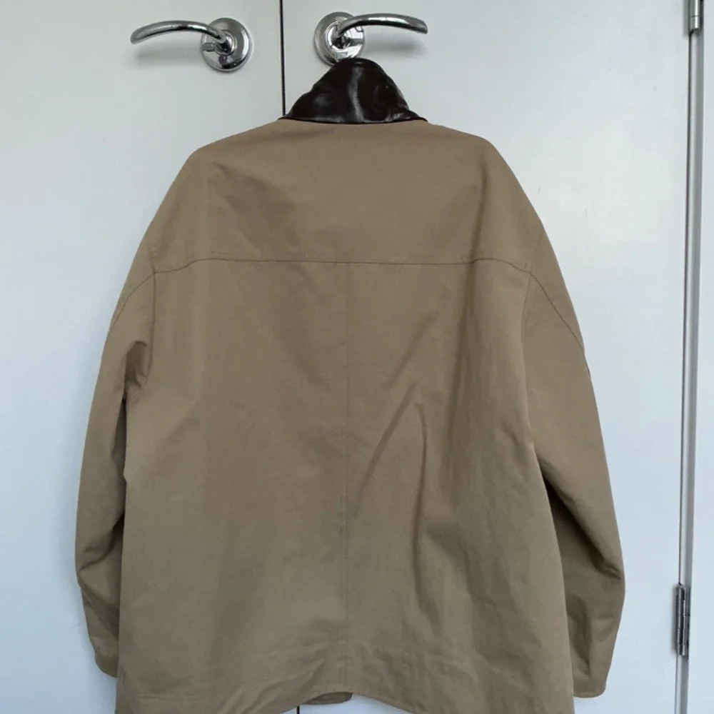 Zara Contrast Collar Jacket with Plaid Lining - Picture 4 of 5